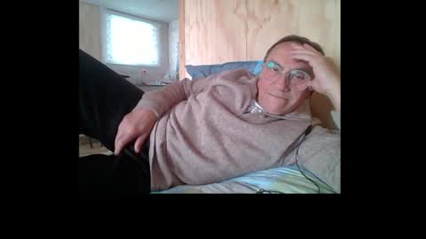 santiago_n online show from June 5, 6:57 pm