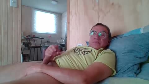 santiago_n online show from June 15, 4:20 pm