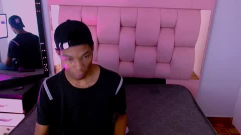 Santiiiiii  online show from March 1, 1:57 pm