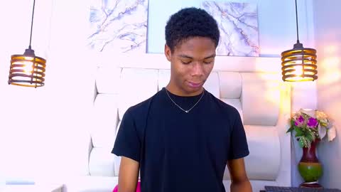 Santiiiiii  online show from March 7, 7:33 pm