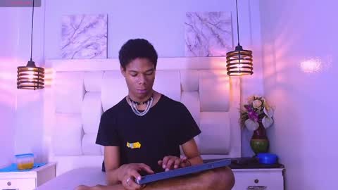 Santiiiiii  online show from April 16, 6:52 pm