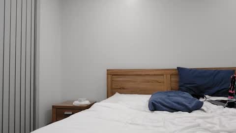 Santiago Cruzz online show from December 7, 2:13 pm