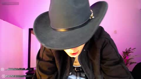 Snapshot of santiagocutex chatting on October 14, 4:24 am SANTAGO online show from October 14, 4:24 am