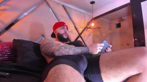 Santiago Hincapiie online show from February 24, 4:54 am