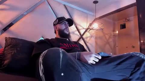 Santiago Hincapiie online show from March 1, 4:14 am