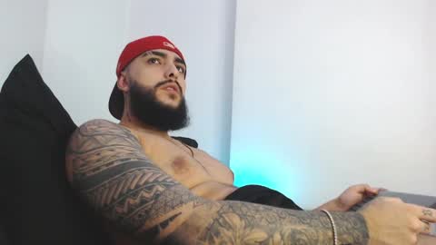 Santiago Hincapiie online show from March 19, 5:11 am