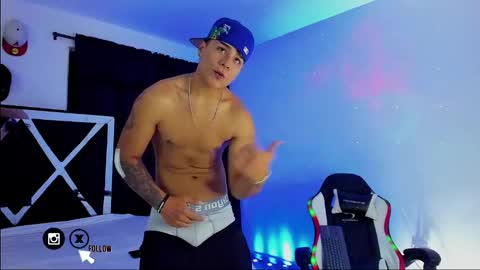 Santi Reyes online show from February 13, 2:45 am