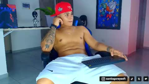 santiagoreyesftt online show from July 16, 5:46 am