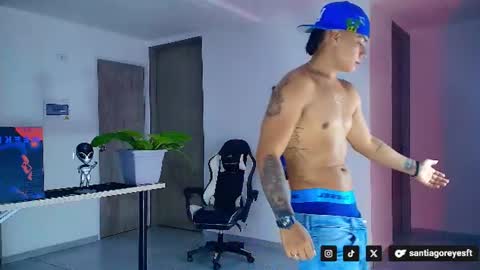 santiagoreyesftt online show from August 1, 5:40 am