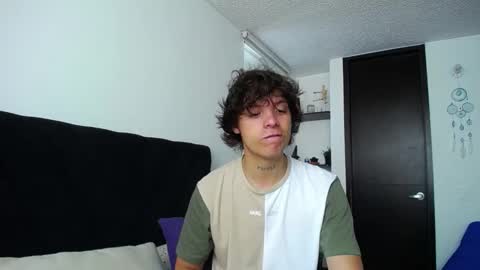 Santii online show from December 16, 5:11 pm