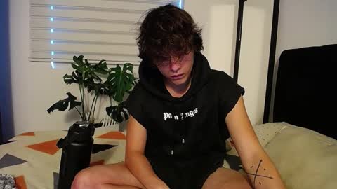 Santii online show from December 18, 10:35 pm