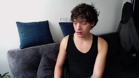 Santii online show from December 28, 3:59 pm