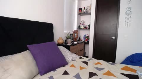 Santii online show from February 4, 3:36 pm