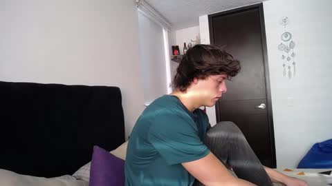 Santii online show from February 9, 1:03 pm