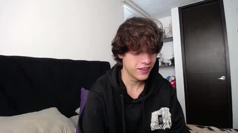 Santii online show from March 8, 1:25 pm