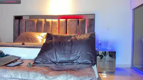 Santiago Seans online show from December 30, 3:47 am