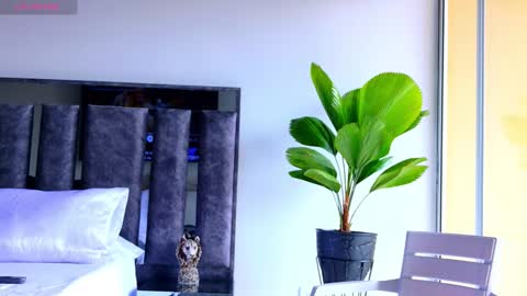 Santiago Seans online show from March 4, 3:18 pm