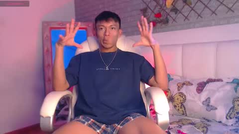 santi online show from December 16, 2:49 am