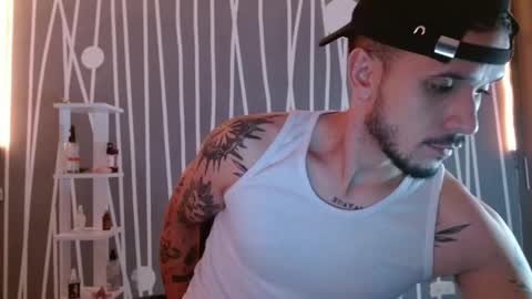 Snapshot of santti_torres chatting on February 26, 3:32 am Santy Torres online show from February 26, 3:32 am