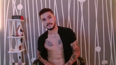 Snapshot of santti_torres chatting on March 5, 4:34 am Santy Torres online show from March 5, 4:34 am