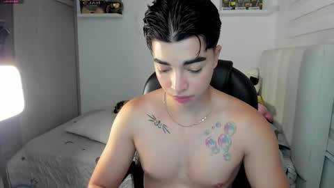 Mr. Santiago online show from December 5, 1:31 pm