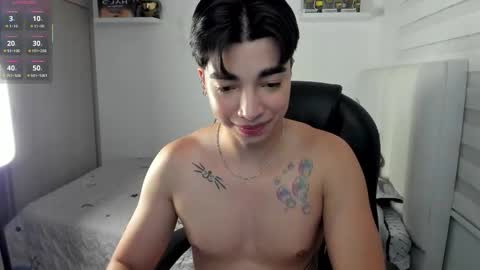 Snapshot of santy7u7 chatting on December 18, 1:39 pm Mr. Santiago online show from December 18, 1:39 pm