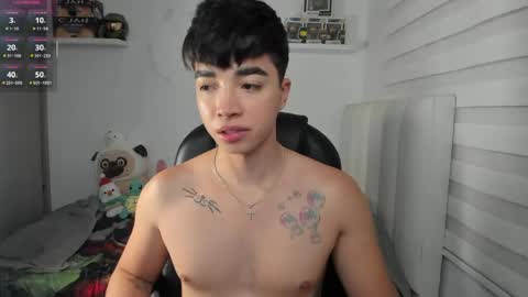 Snapshot of santy7u7 chatting on March 31, 12:27 pm Mr. Santiago online show from March 31, 12:27 pm