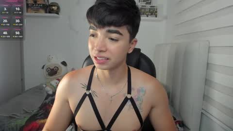 Snapshot of santy7u7 chatting on April 5, 1:41 pm Mr. Santiago online show from April 5, 1:41 pm