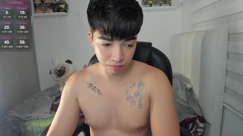 Snapshot of santy7u7 chatting on April 25, 1:36 pm Mr. Santiago online show from April 25, 1:36 pm
