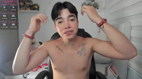 Snapshot of santy7u7 chatting on April 30, 1:28 pm Mr. Santiago online show from April 30, 1:28 pm