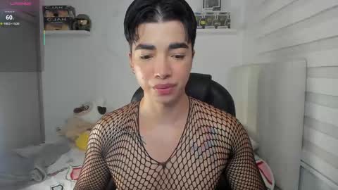 Snapshot of santy7u7 chatting on May 3, 1:28 pm Mr. Santiago online show from May 3, 1:28 pm