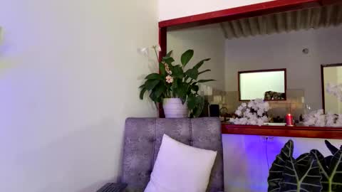 santy online show from December 14, 8:46 pm