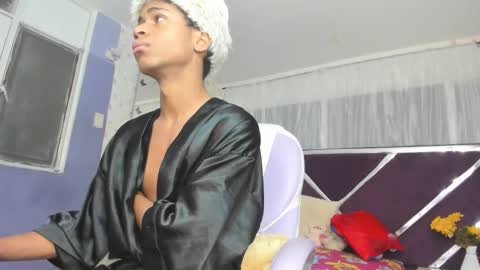 santy online show from December 18, 11:49 am