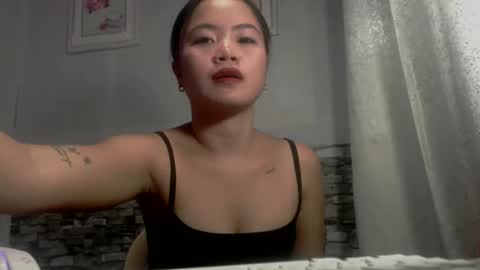 Snapshot of sapphire_amora chatting on October 8, 9:51 am sapphire_amora online show from October 8, 9:51 am