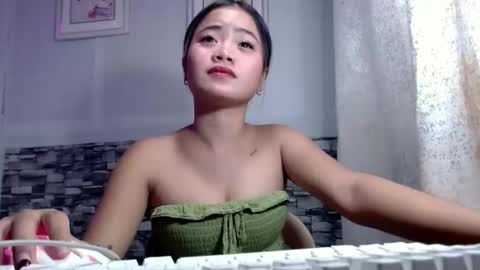 Snapshot of sapphire_amora chatting on October 21, 3:13 pm sapphire_amora online show from October 21, 3:13 pm