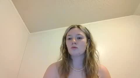 Snapshot of sara9920 chatting on April 8, 7:36 pm sara9920 online show from April 8, 7:36 pm