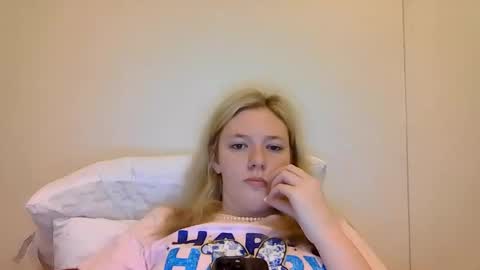 Snapshot of sara9920 chatting on April 10, 4:33 pm sara9920 online show from April 10, 4:33 pm
