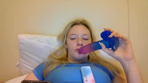 Snapshot of sara9920 chatting on May 4, 1:56 am sara9920 online show from May 4, 1:56 am