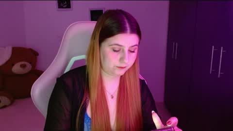 Snapshot of sara_160 chatting on April 25, 1:25 pm sara_160 online show from April 25, 1:25 pm