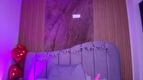 Sara online show from April 14, 12:00 pm