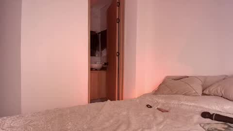 Snapshot of sara_albrecht chatting on May 26, 10:06 pm Sara online show from May 26, 10:06 pm