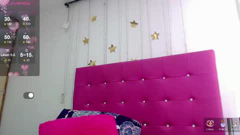 Sara  online show from November 12, 1:33 pm