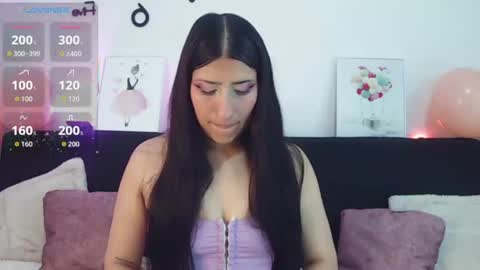 Snapshot of sara_blum_ chatting on June 13, 6:39 pm SARA online show from June 13, 6:39 pm