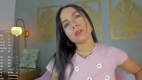 Snapshot of sara_castro24 chatting on February 18, 7:30 pm Sara online show from February 18, 7:30 pm