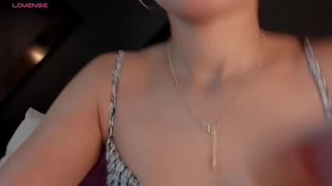 Snapshot of sara_castro24 chatting on February 28, 2:20 am Sara online show from February 28, 2:20 am