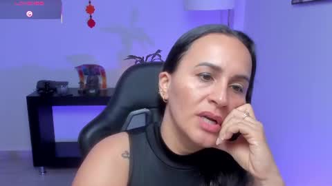 Snapshot of sara_charmy chatting on June 27, 12:22 pm online show from June 27, 12:22 pm