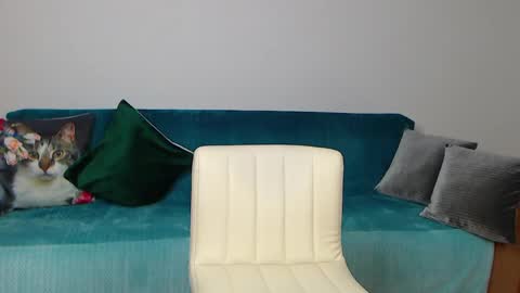 Im Sara I am happy to be here  online show from February 27, 8:31 pm