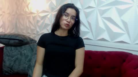 Snapshot of sara_hoffman_4 chatting on April 19, 6:10 pm Sara online show from April 19, 6:10 pm