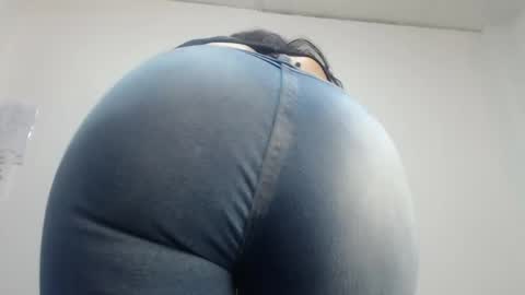 Snapshot of sara_hoffman_4 chatting on April 30, 12:44 pm Sara online show from April 30, 12:44 pm