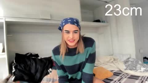 Snapshot of sara_hunter1 chatting on October 18, 7:58 pm sara_hunter1 online show from October 18, 7:58 pm